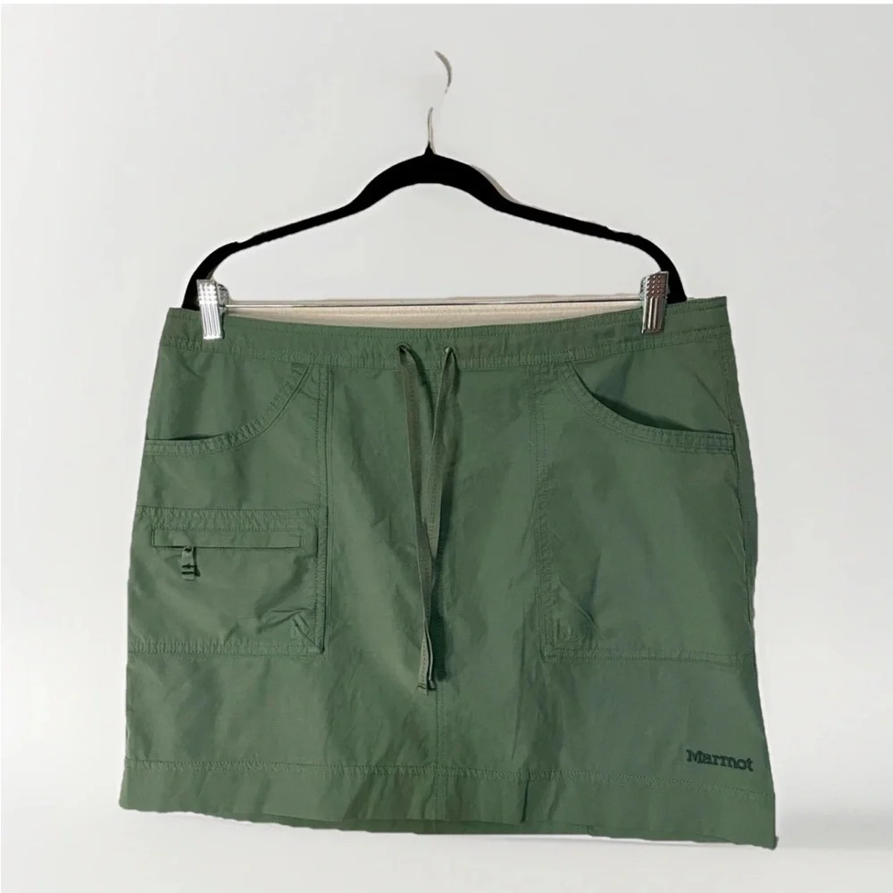 Marmot Green Outdoor Hiking Gorpcore Athleisure Nylon Blend Skirt Sz 12